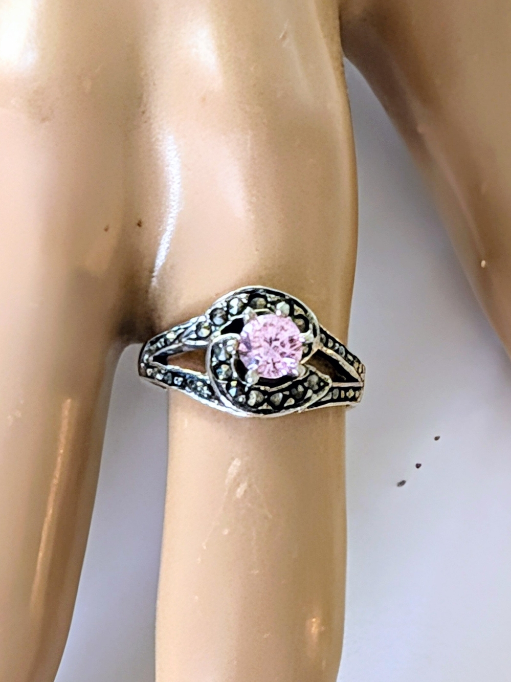 Sterling Silver Marcasite & Brilliant Faceted Pink C.Z. Band Ring Size 7.5